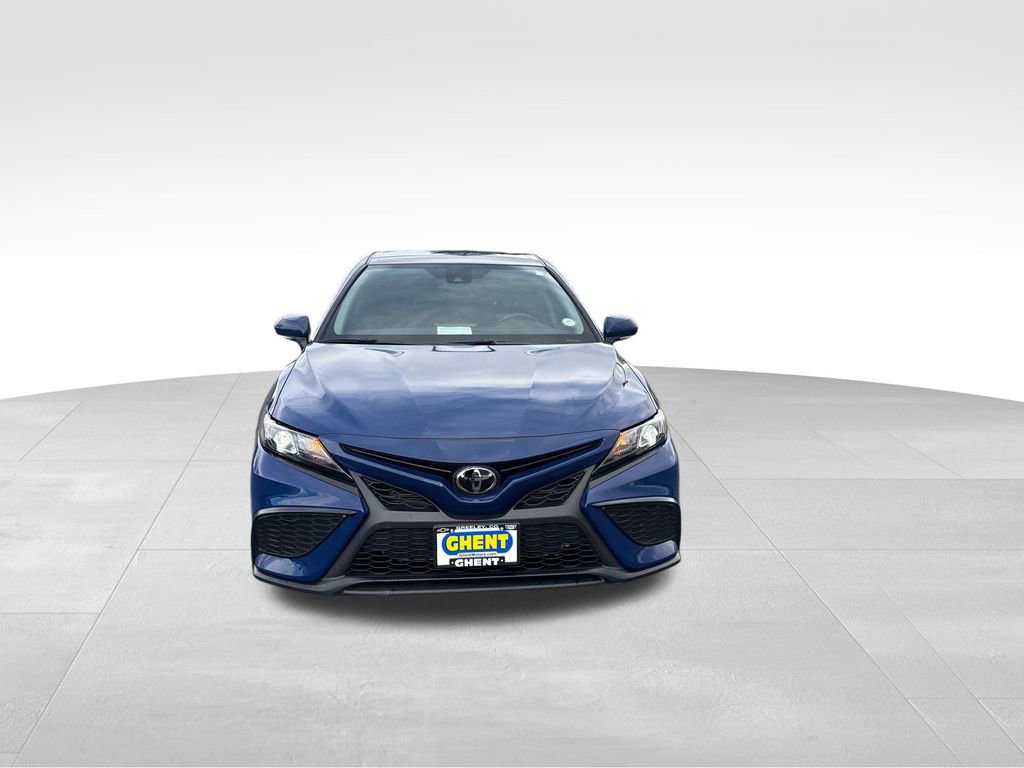 Used 2024 Toyota Camry SE image 9