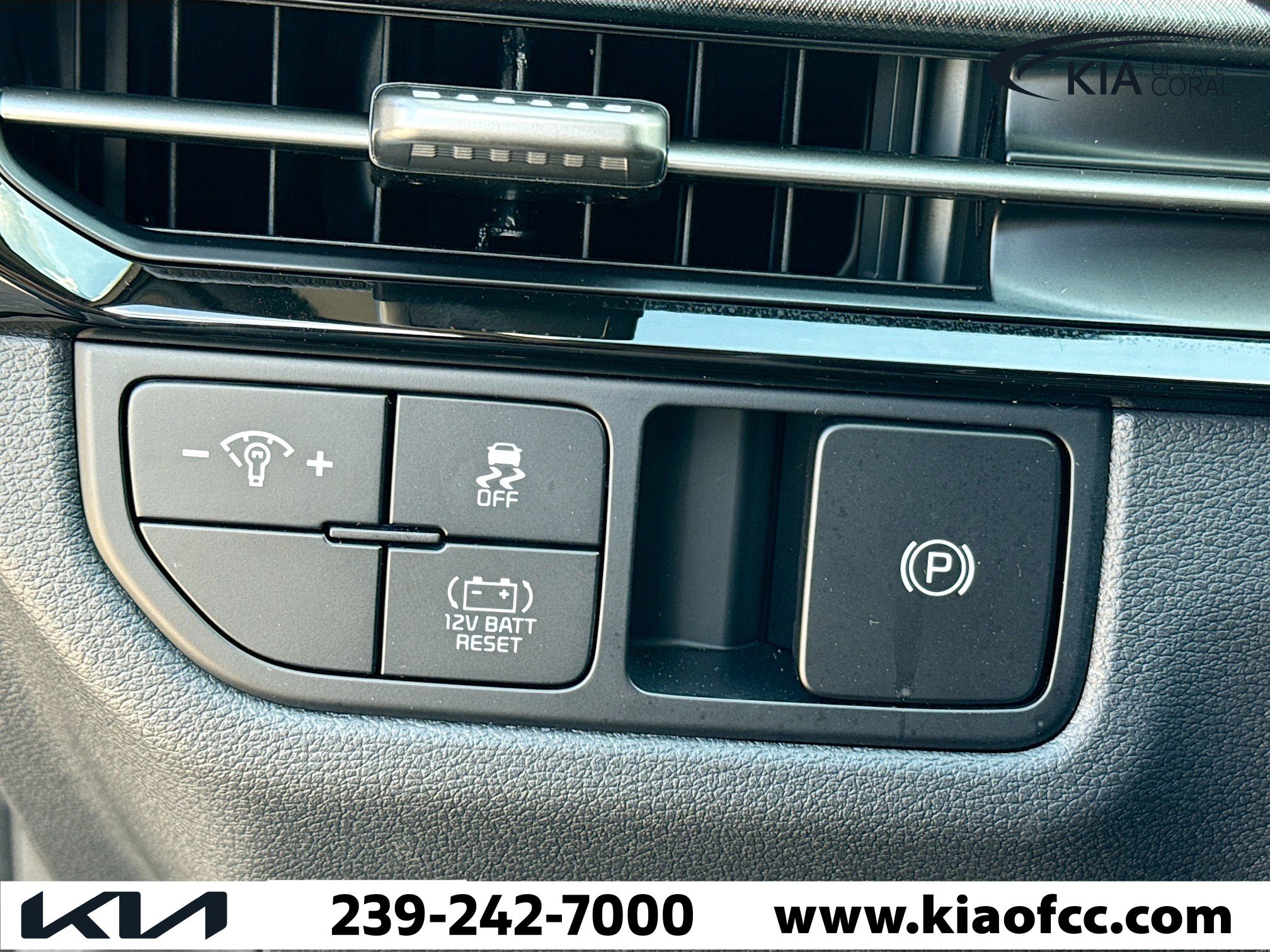New 2026 Kia Sportage LX FWD image 31