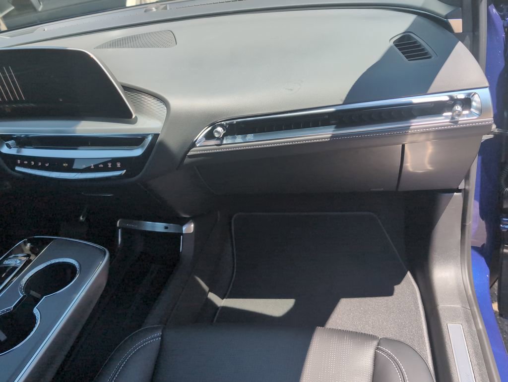 New 2025 Cadillac Lyriq Sport image 18