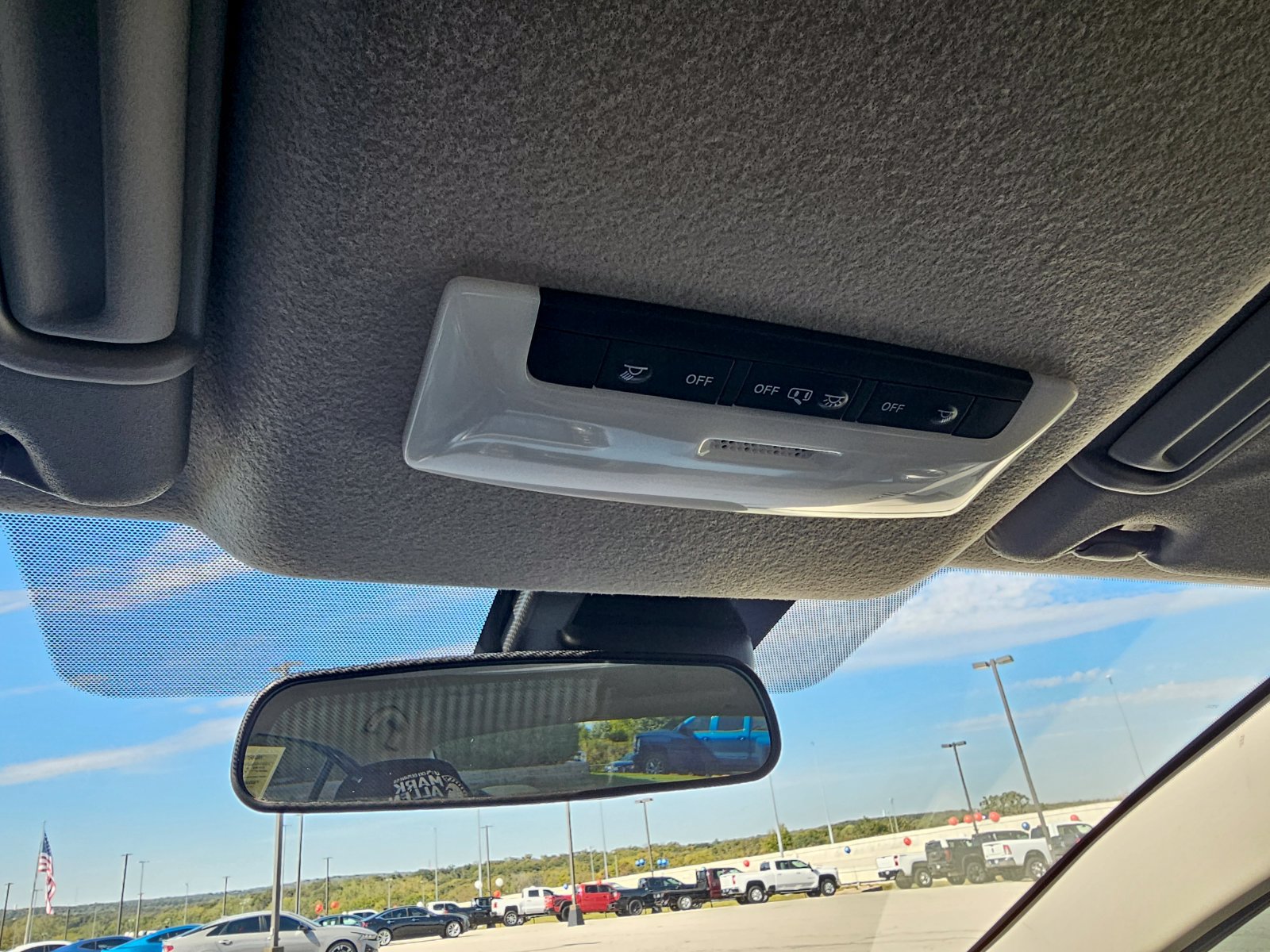 Used 2025 Nissan Versa SV FWD image 26