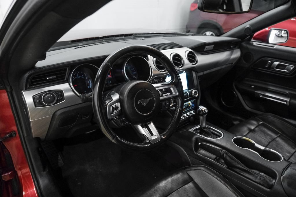 Used 2019 Ford Mustang Coupe RWD image 3