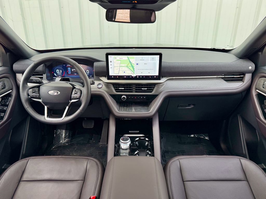 Certified 2025 Ford Explorer Platinum w/ LUX Leather Package image 35