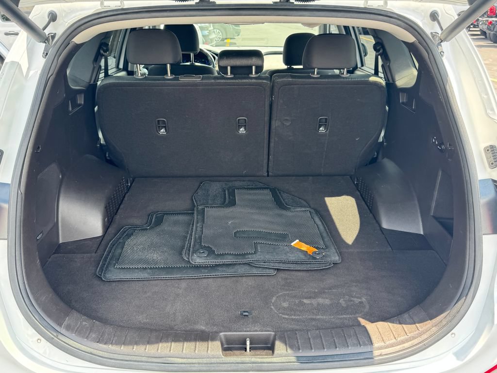 Used 2020 Hyundai Santa Fe SEL w/ Convenience Package FWD image 16