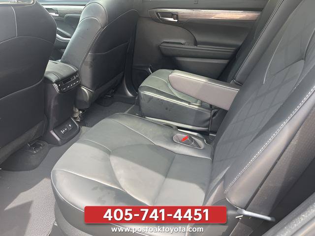 Used 2023 Toyota Highlander Platinum AWD/4WD image 58