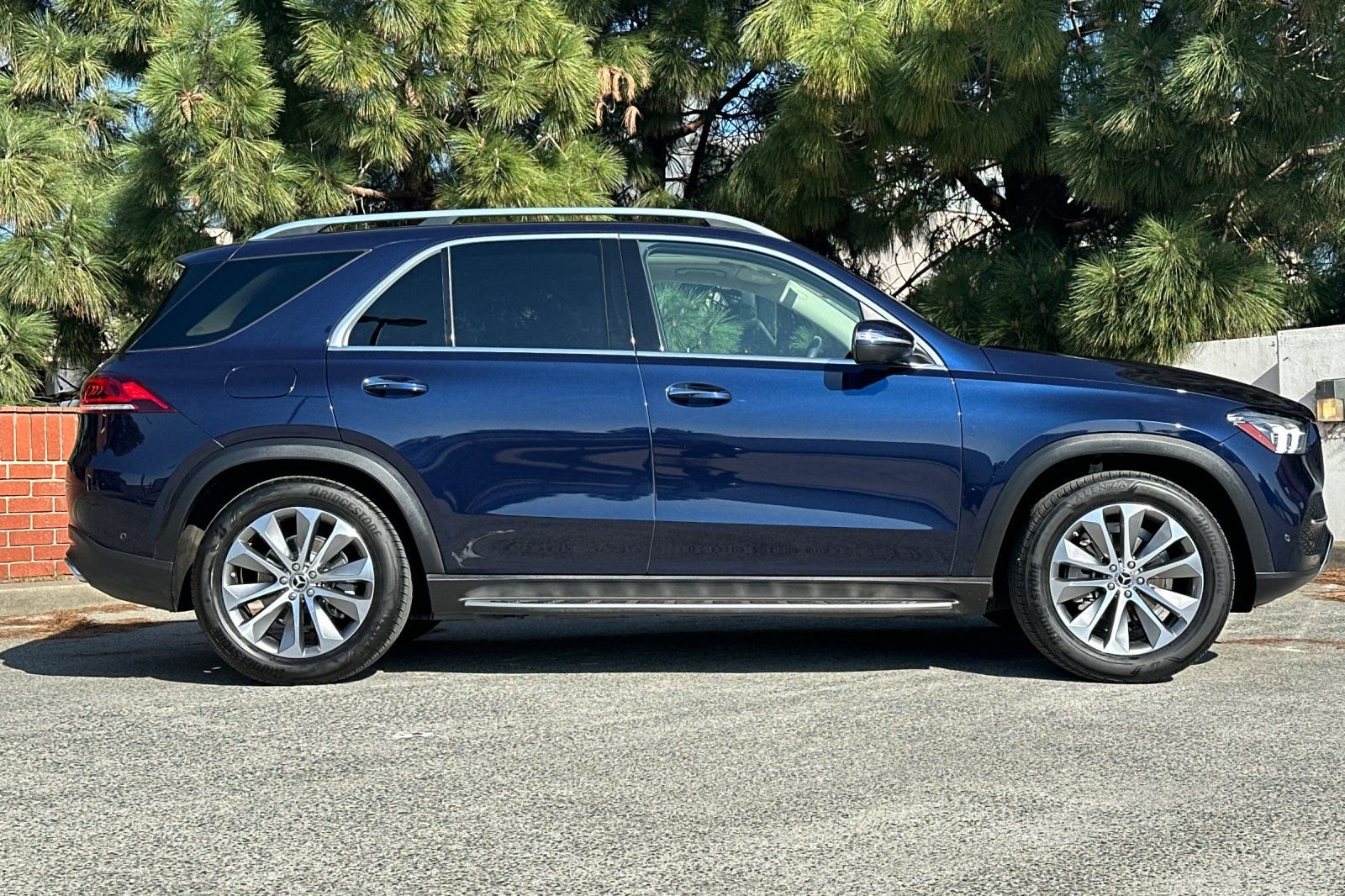 Used 2020 Mercedes-Benz GLE 350 4MATIC image 3