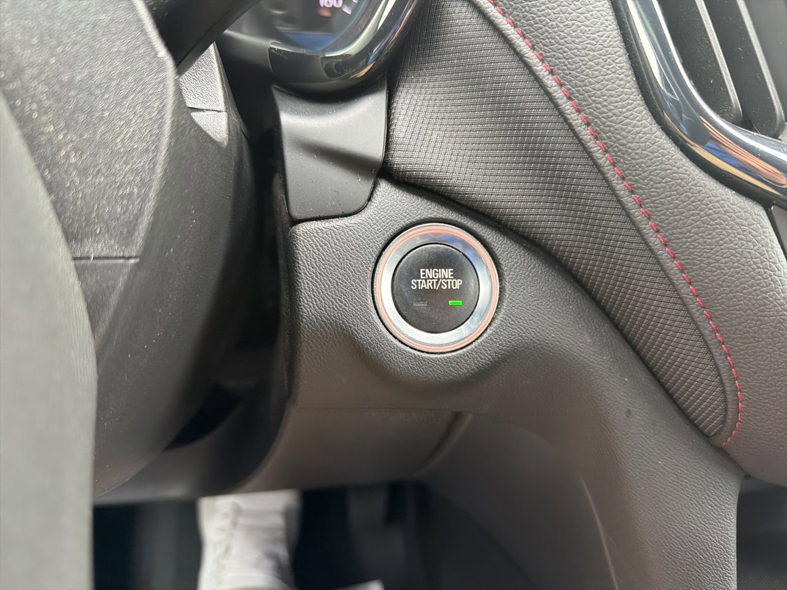 Used 2024 Chevrolet Equinox RS w/ RS Leather Package FWD image 17