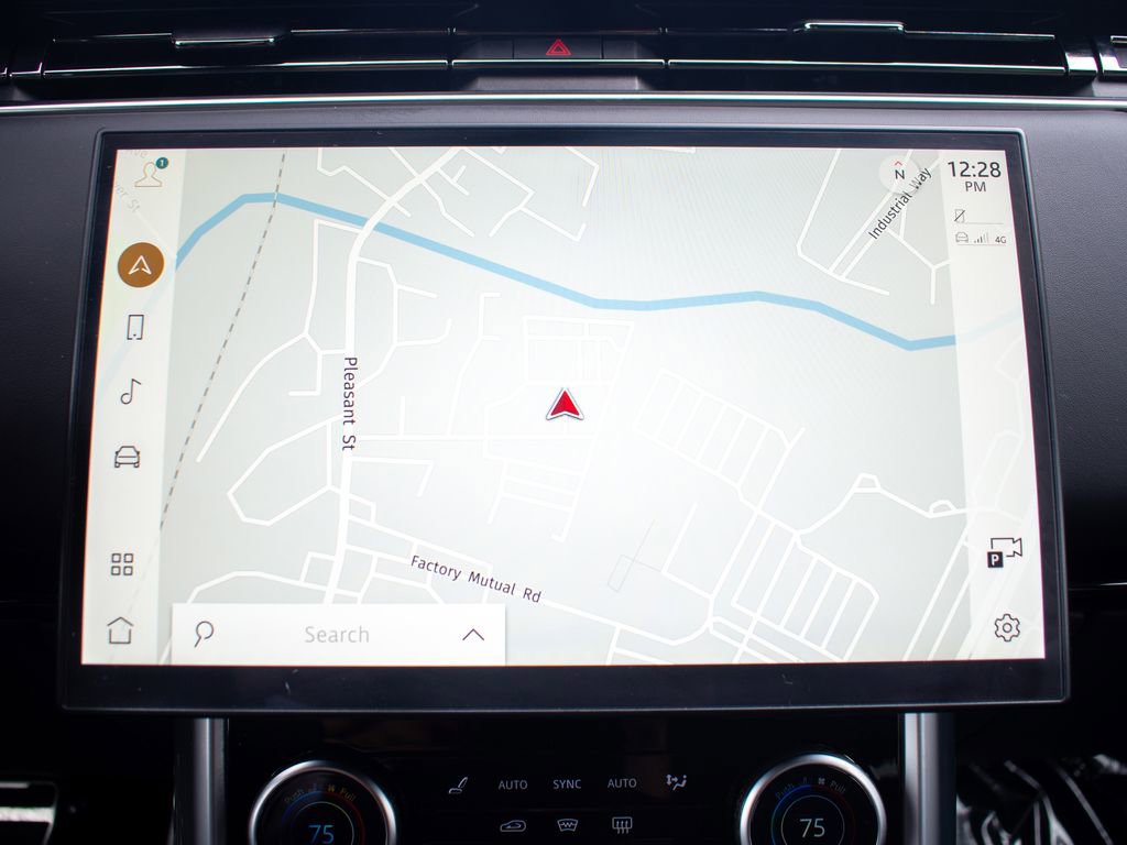 Used 2023 Land Rover Range Rover Long Wheelbase SE image 28