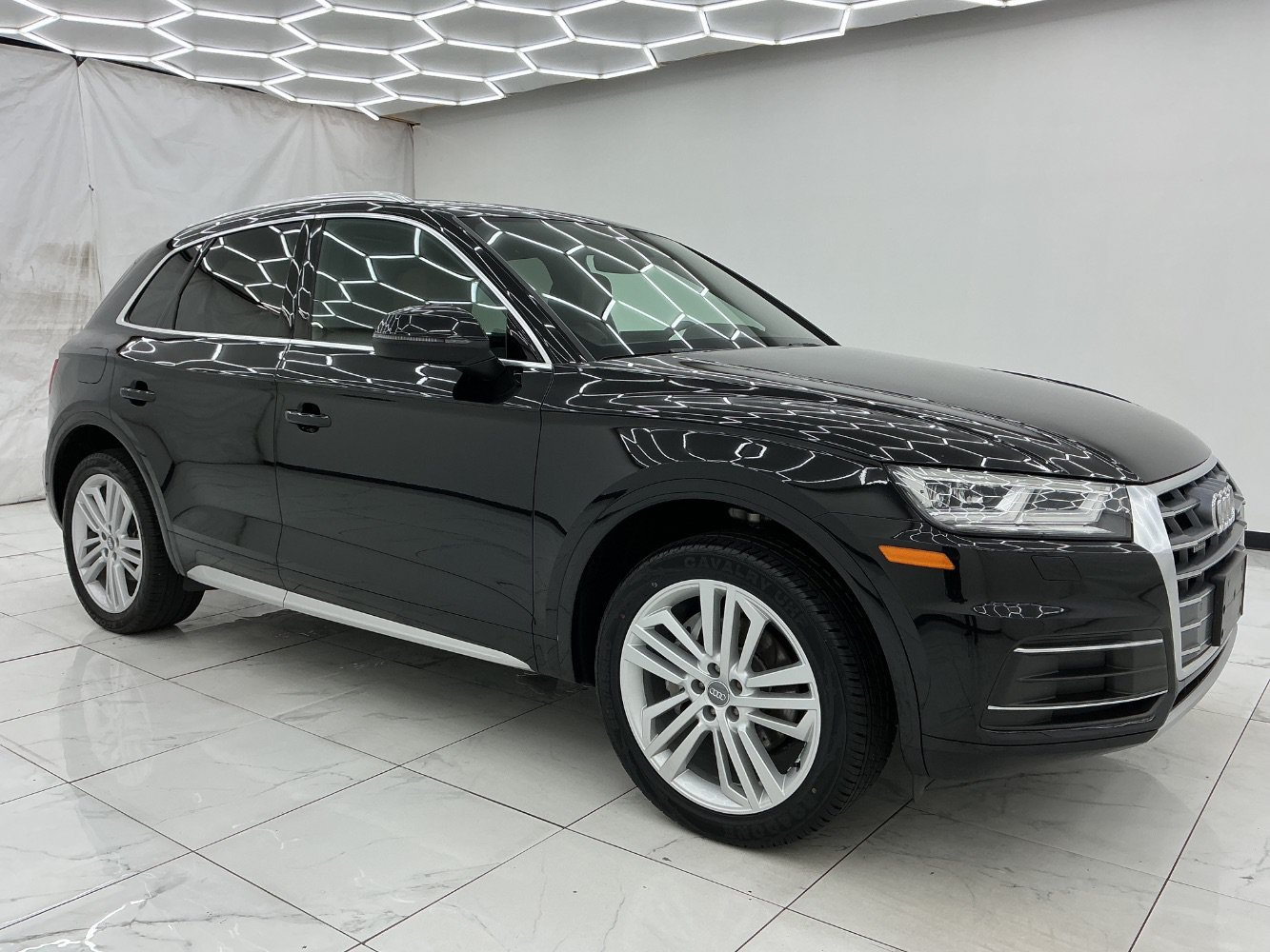 Used 2020 Audi Q5 2.0T Premium Plus w/ Premium Plus Package AWD/4WD image 7