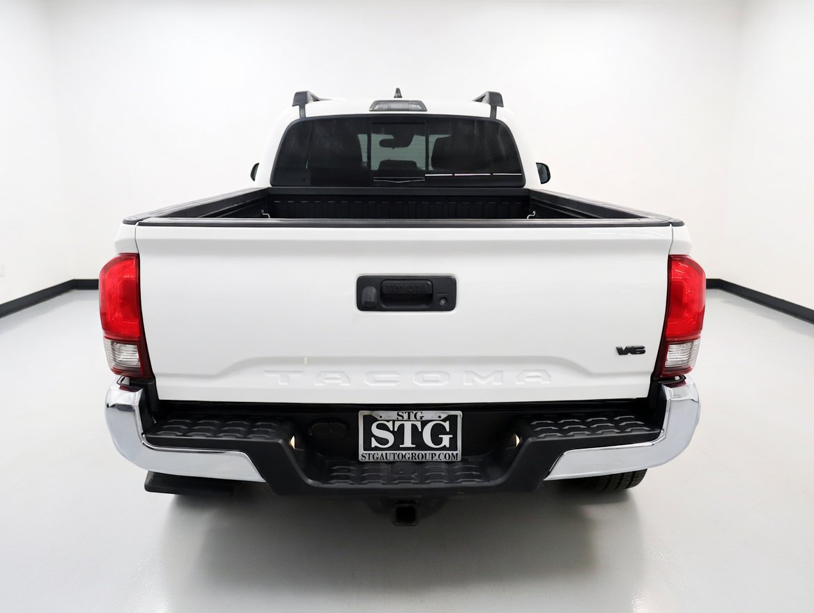 Used 2022 Toyota Tacoma SR5 RWD image 5