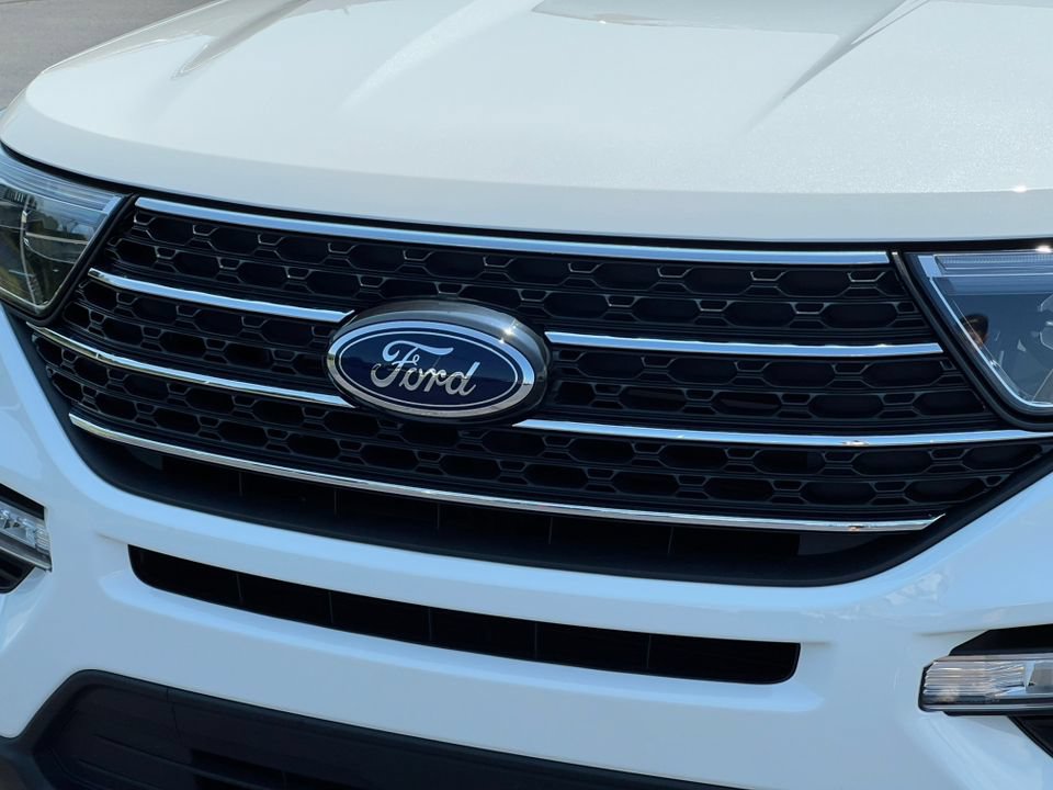 Certified 2023 Ford Explorer XLT w/ Equipment Group 202A AWD/4WD image 37