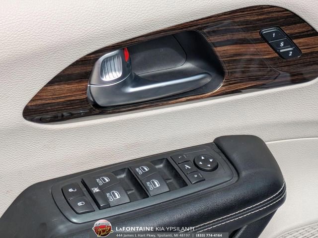 Used 2021 Chrysler Pacifica Limited AWD/4WD image 15