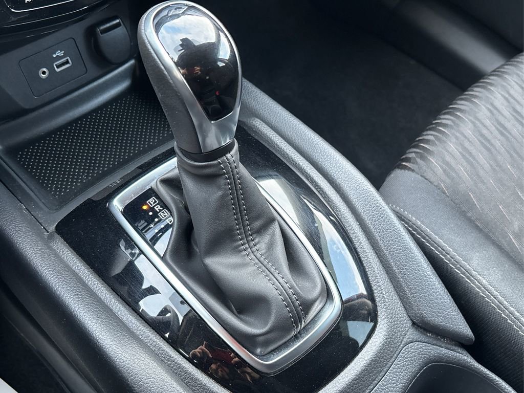 Used 2019 Nissan Rogue SV image 33