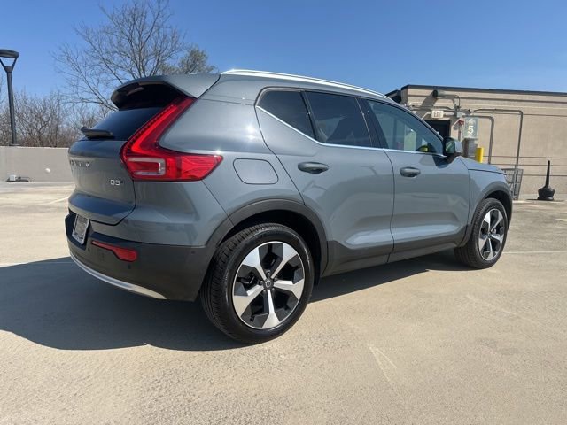 Certified 2023 Volvo XC40 B5 Ultimate w/ Climate Package image 9