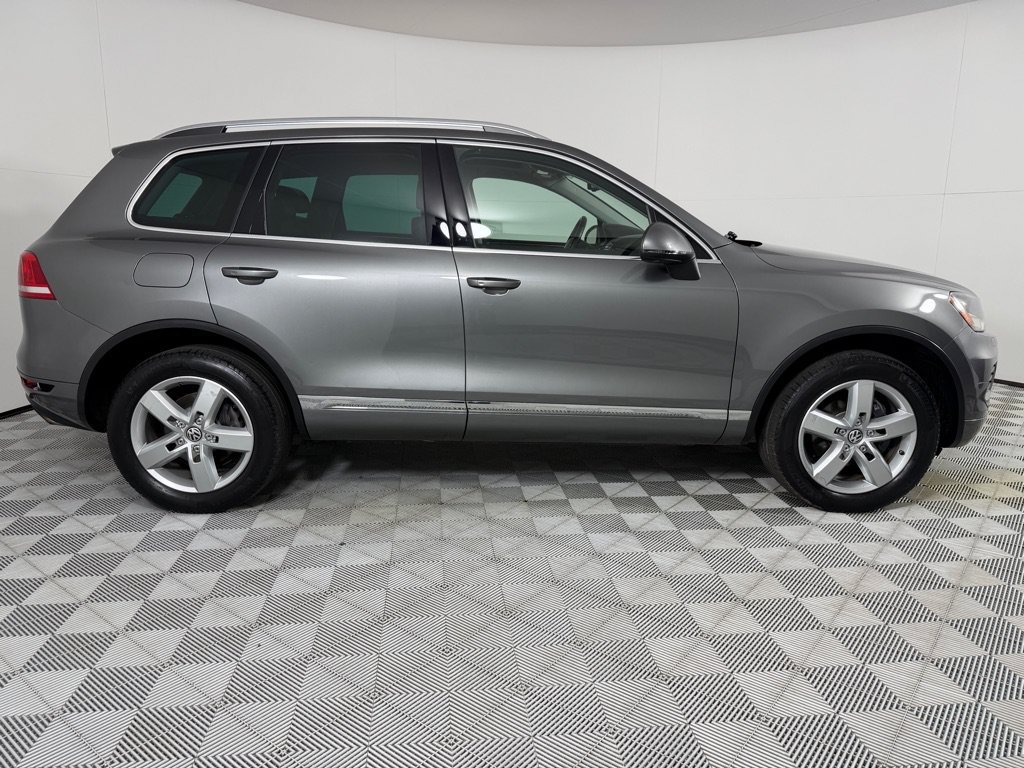 Used 2014 Volkswagen Touareg VR6 AWD/4WD image 4