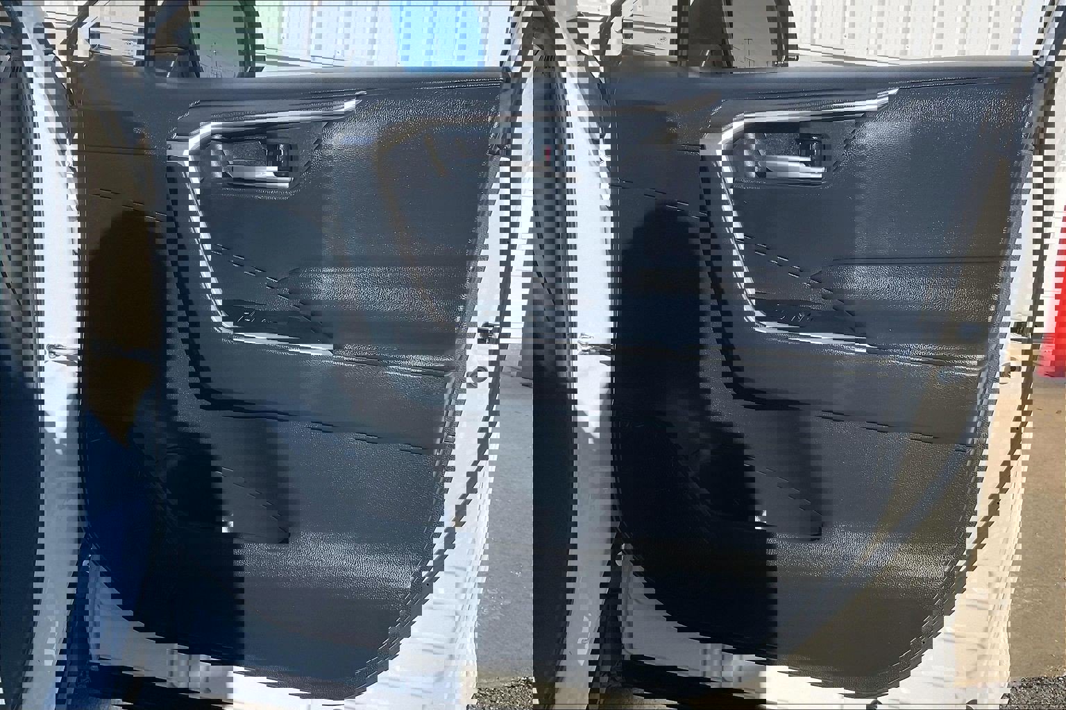 Used 2024 Toyota RAV4 XLE image 28