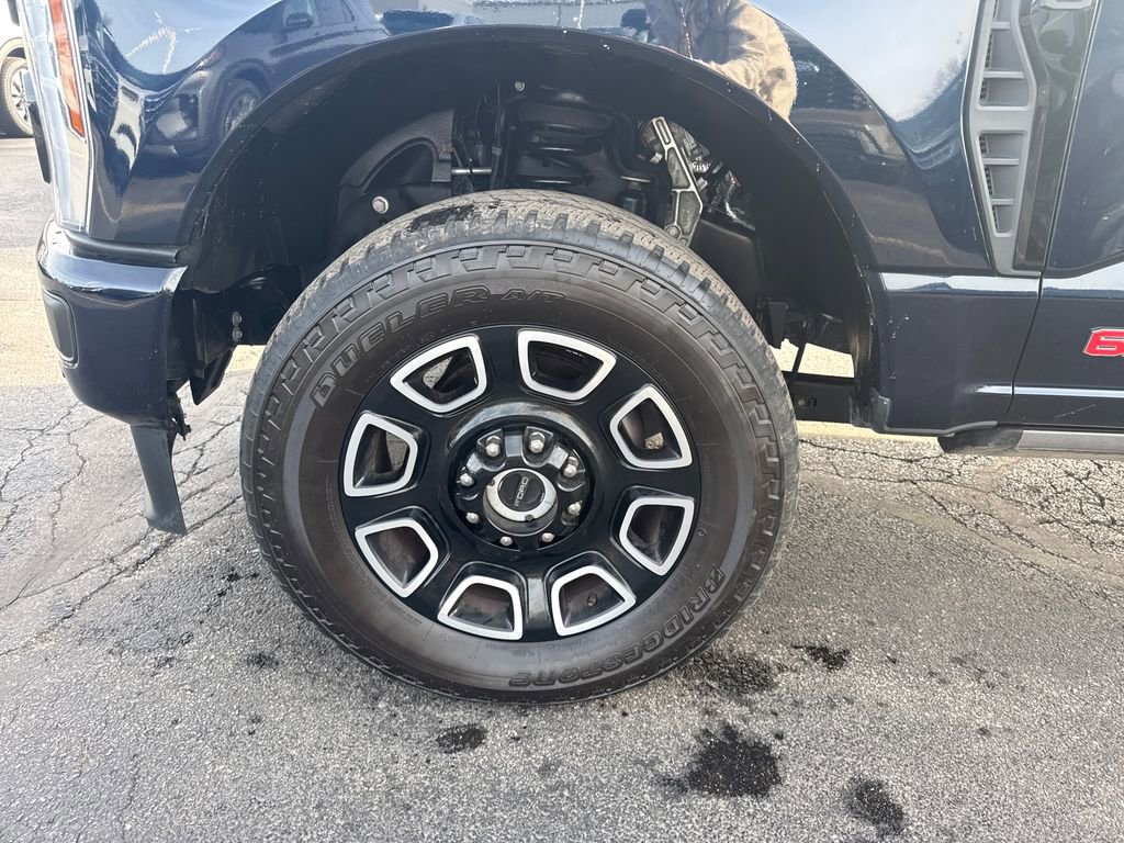 Used 2025 Ford F250 Platinum image 17