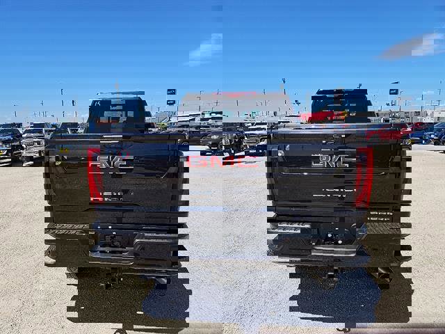 New 2025 GMC Sierra 2500 Denali w/ Denali Reserve Package image 4