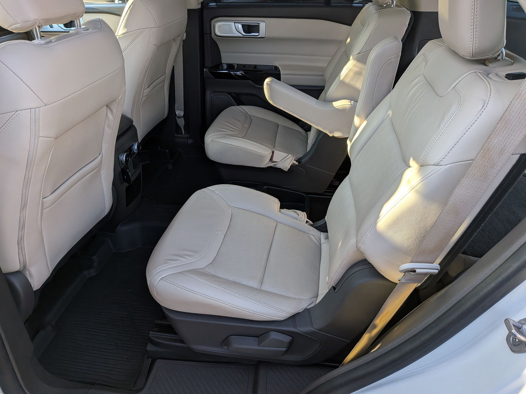 Used 2021 Ford Explorer Platinum w/ Equipment Group 601A image 30