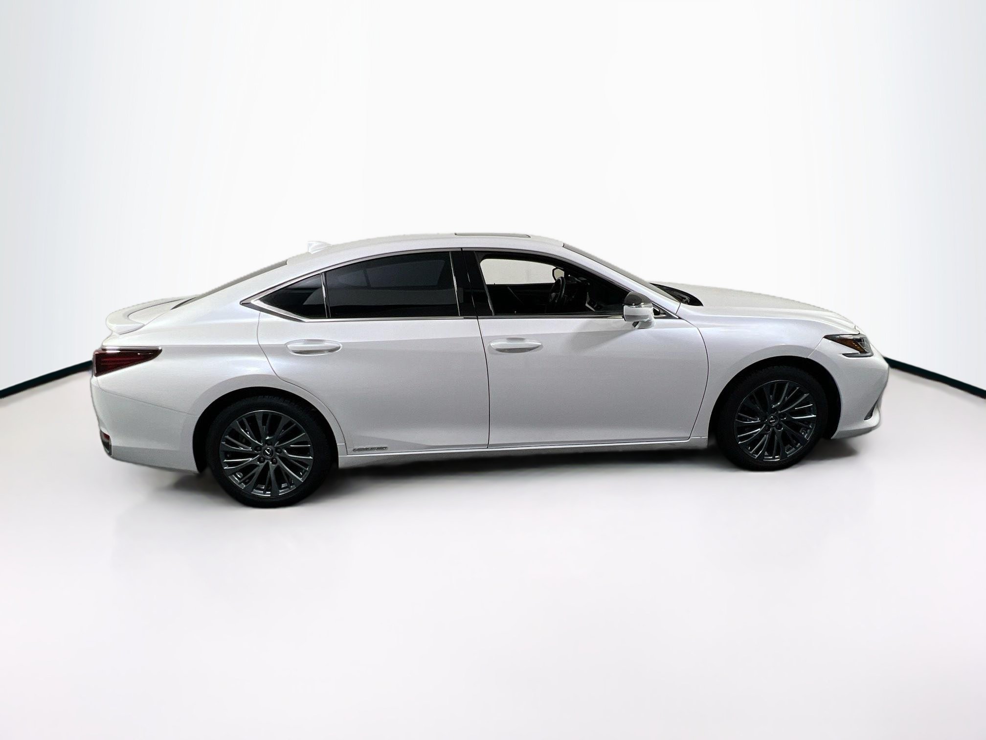 Used 2021 Lexus ES 300h w/ Premium Package FWD image 4