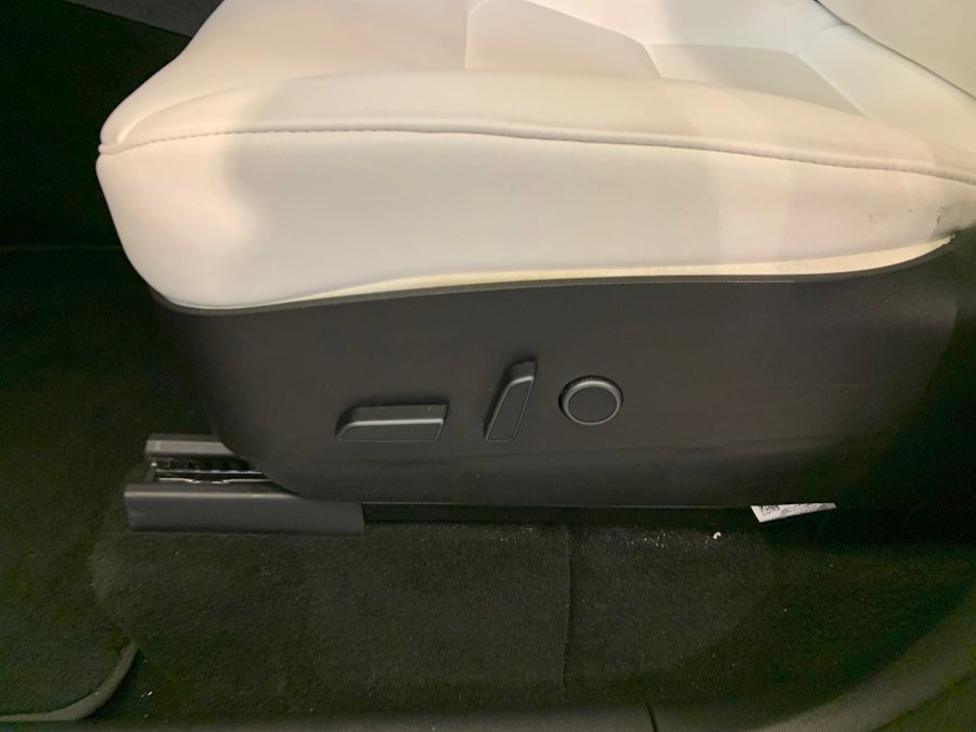 Used 2022 Tesla Model Y Performance AWD/4WD image 18