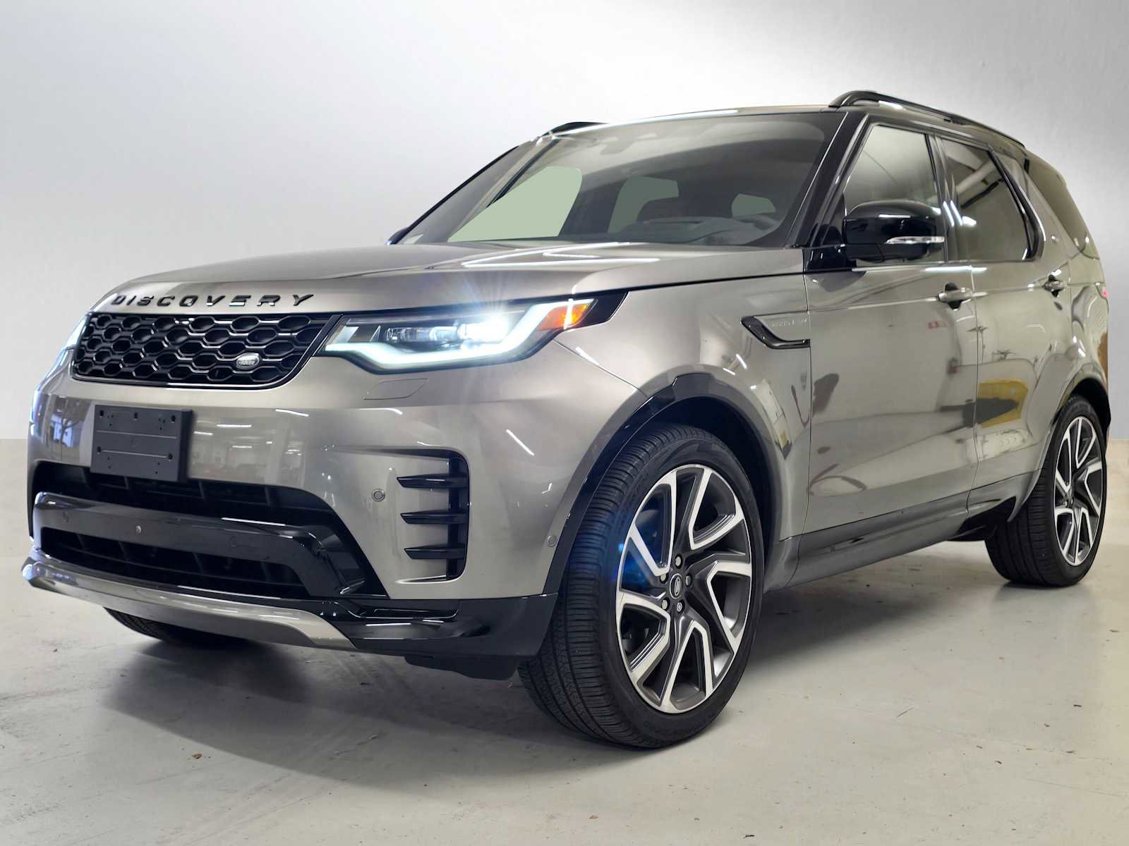 Used 2024 Land Rover Discovery Dynamic SE