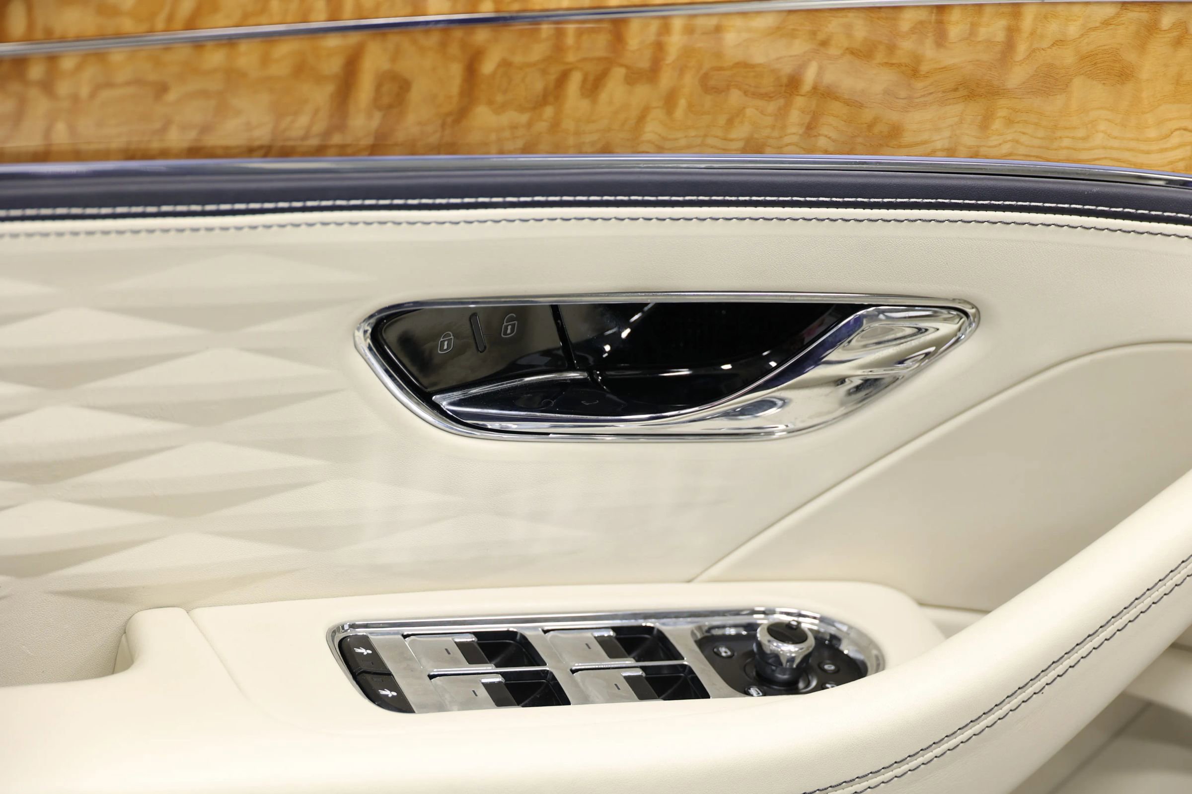 Used 2020 Bentley Flying Spur W12 w/ First Edition Specification image 15