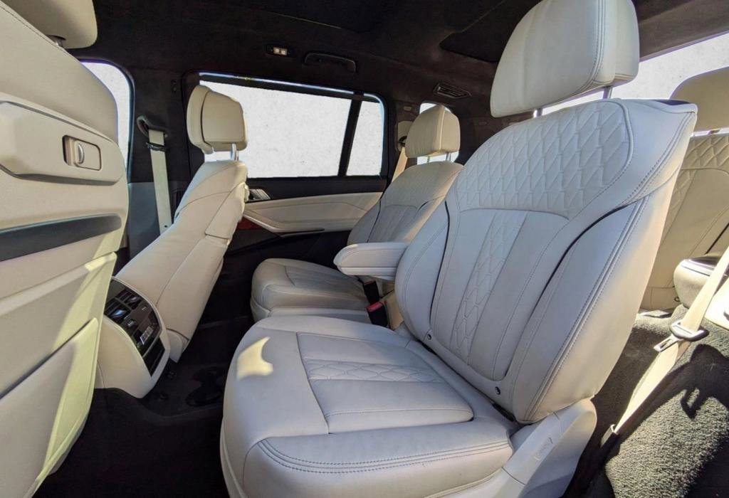 Used 2024 BMW ALPINA XB7 image 10