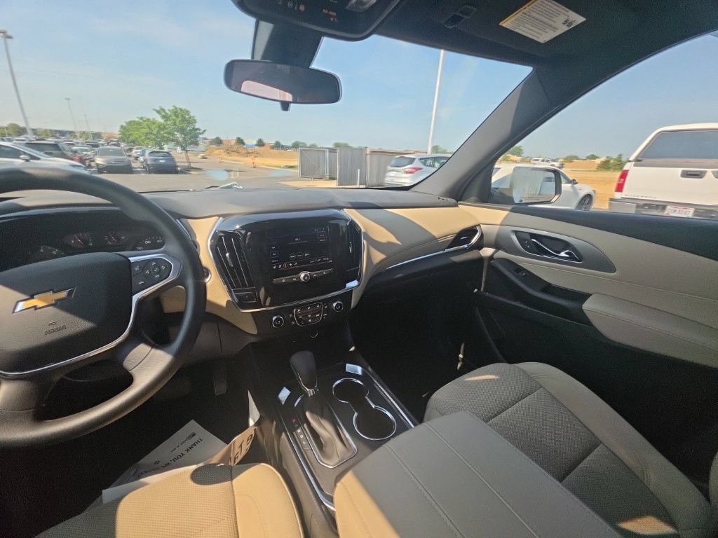 Used 2023 Chevrolet Traverse LS AWD/4WD image 26