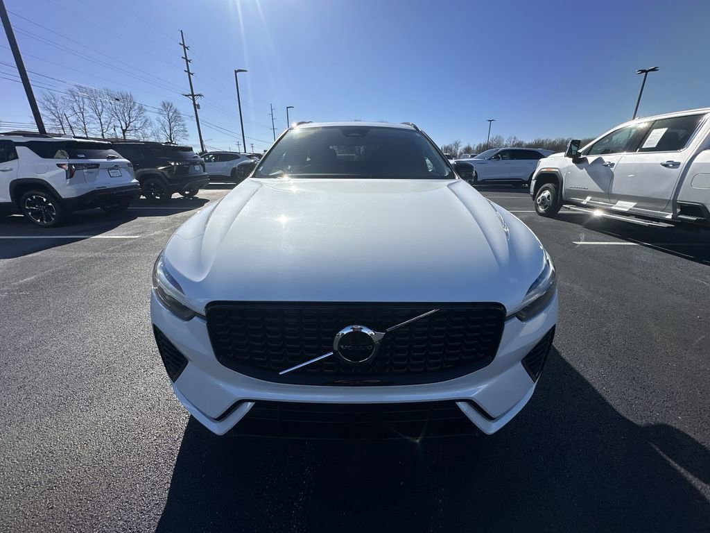 Used 2025 Volvo XC60 B5 Core AWD/4WD image 27