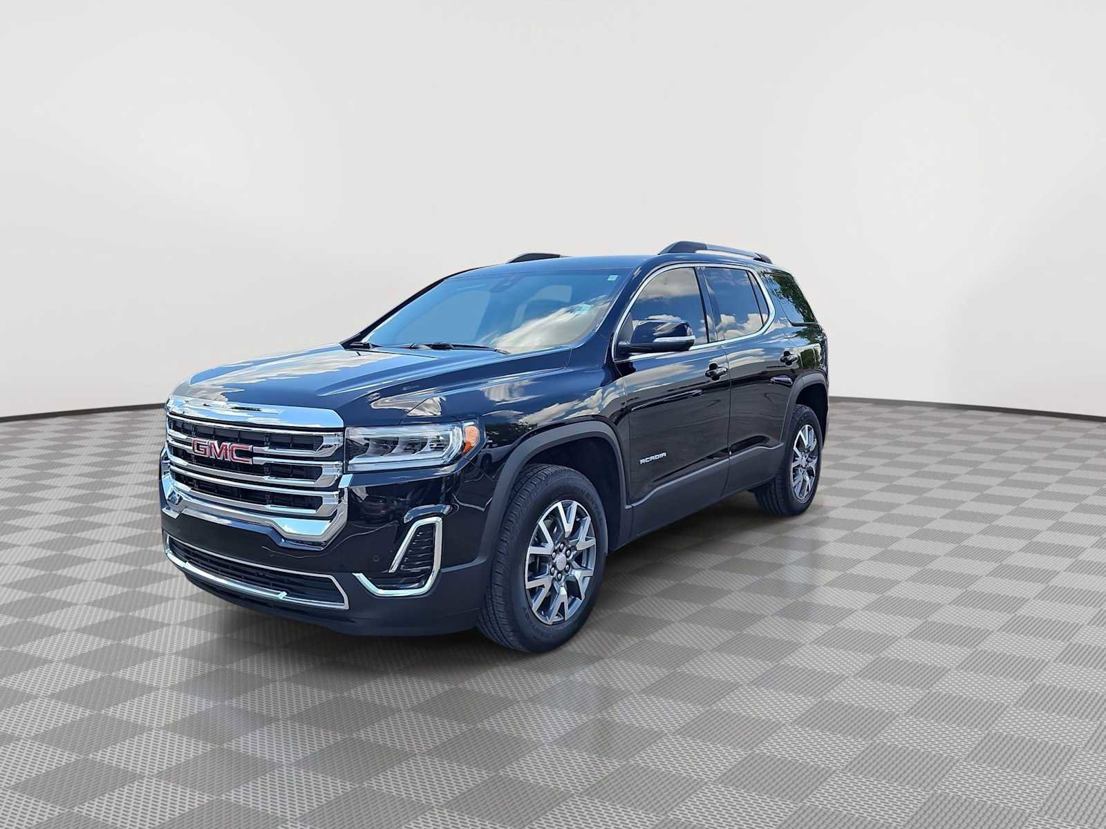 Certified 2023 GMC Acadia SLE w/ Driver Convenience Package FWD image 4