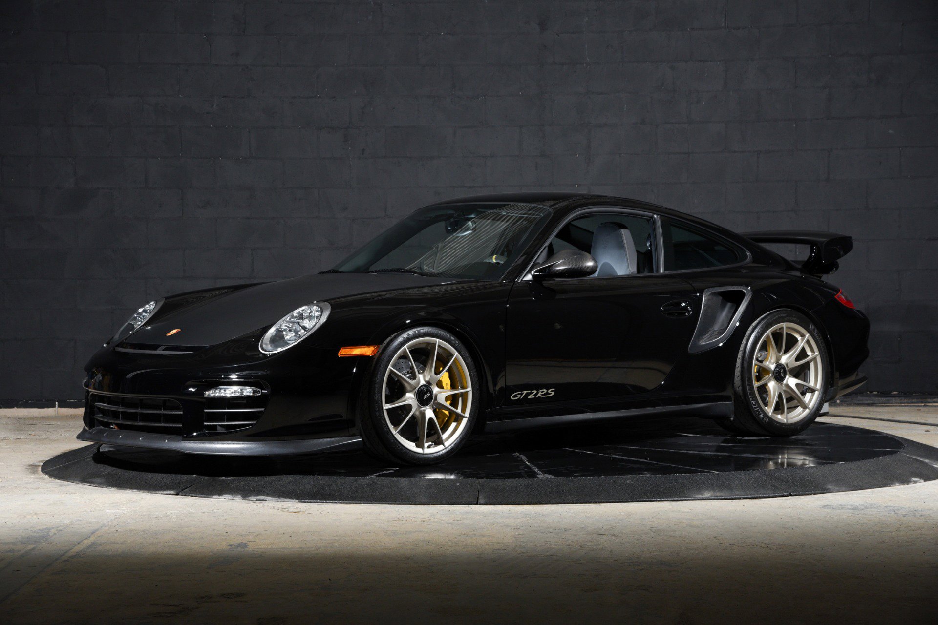 Used 2011 Porsche 911 GT2 RS RWD image 9