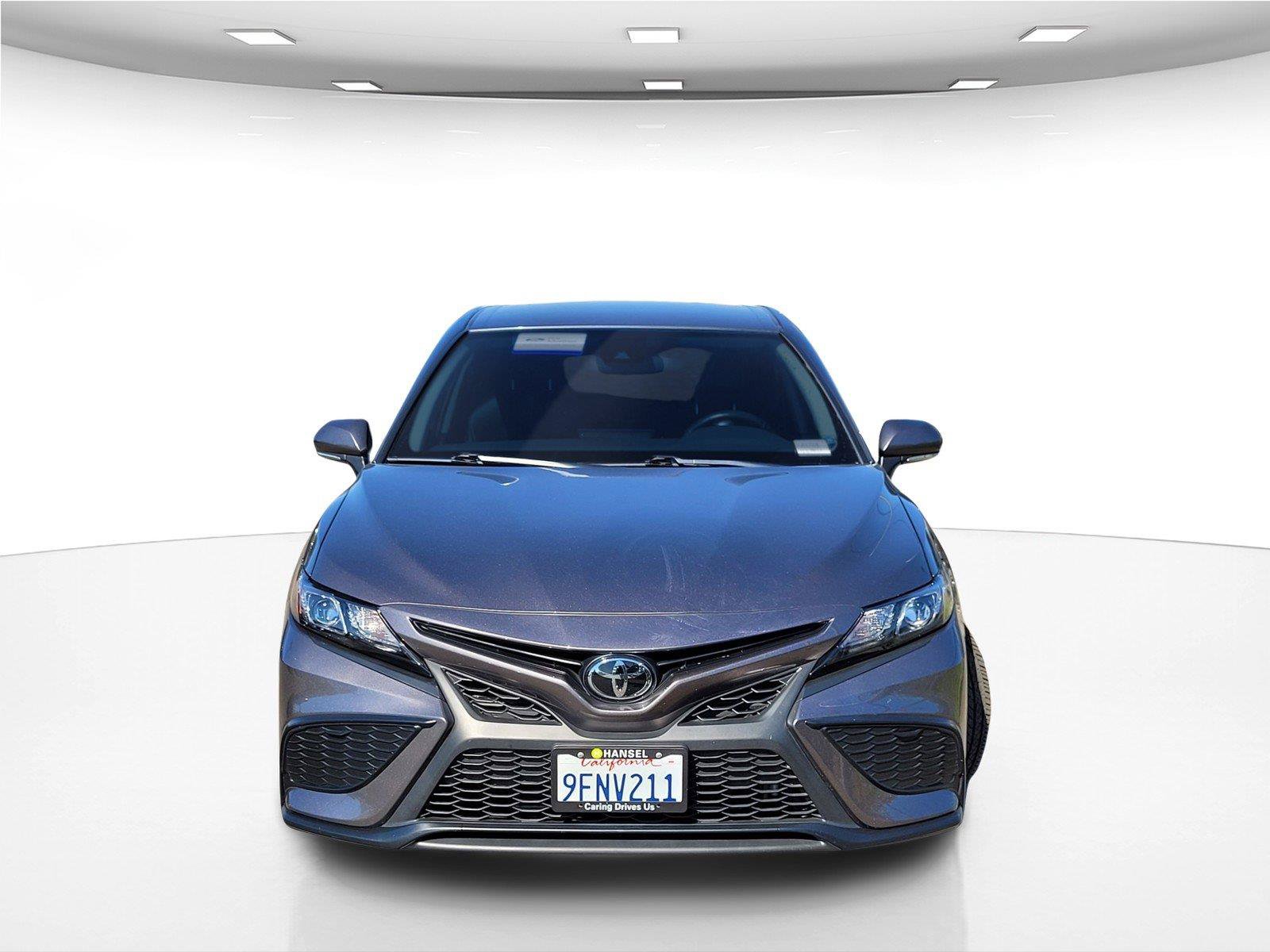 Used 2023 Toyota Camry SE FWD image 4