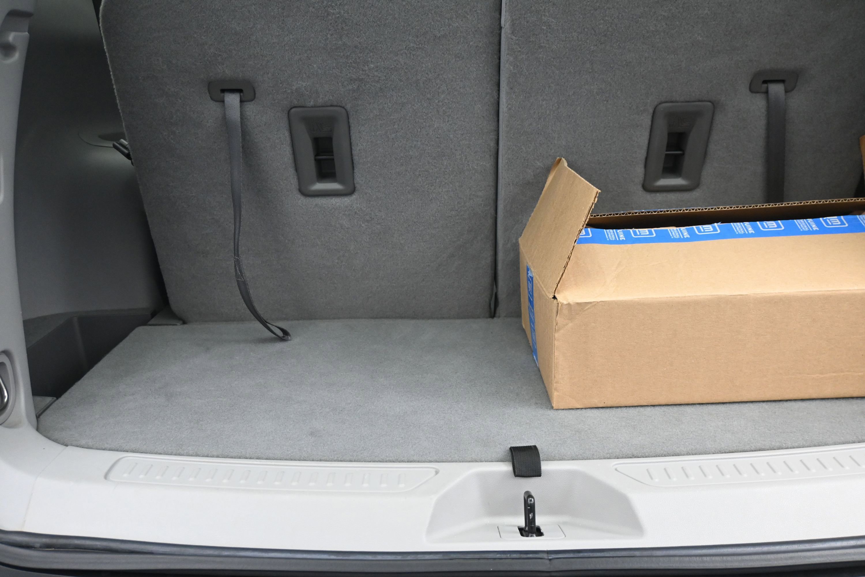 Used 2022 GMC Acadia SLT FWD image 12