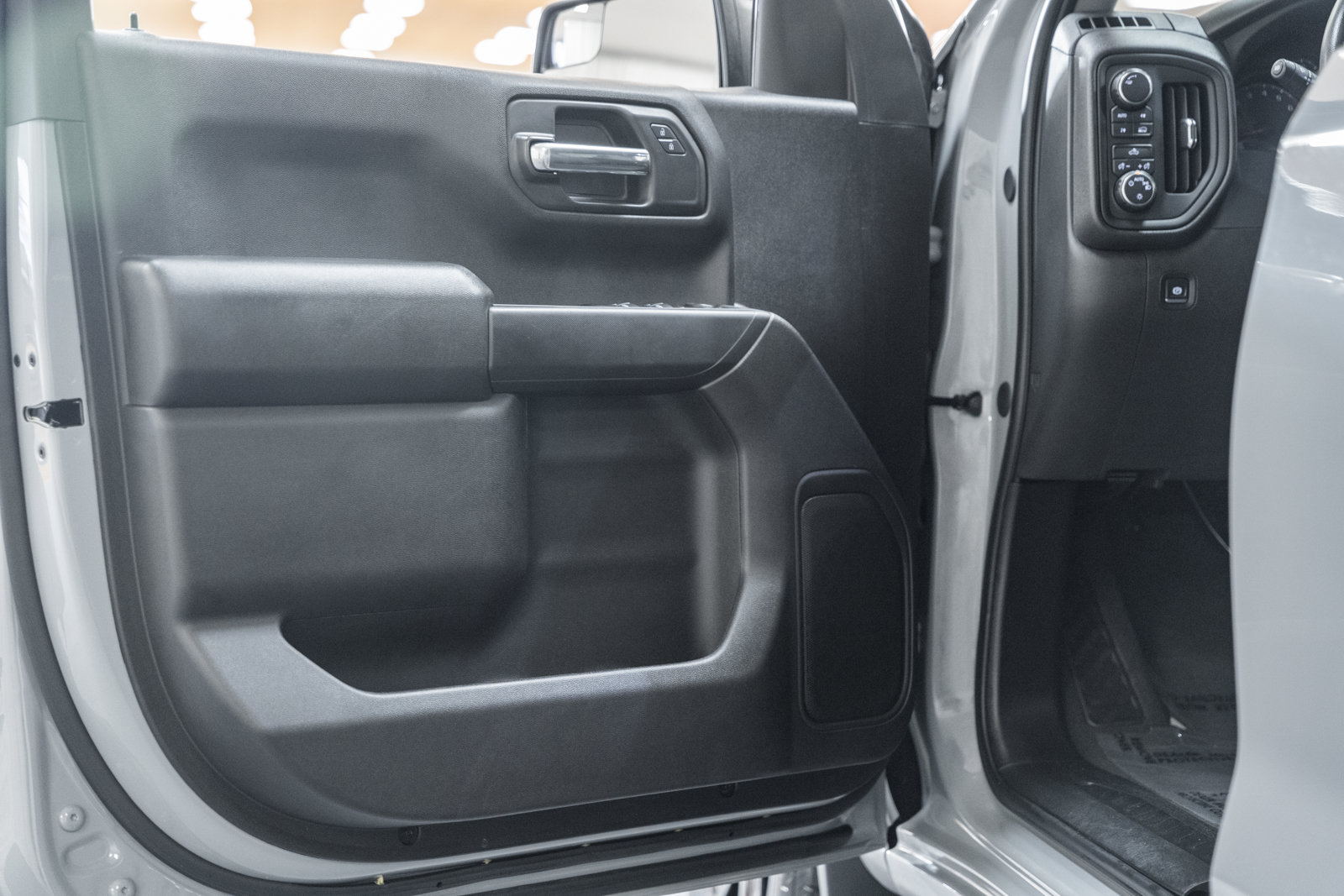 Used 2024 Chevrolet Silverado 1500 Custom w/ Turbomax Blackout Package AWD/4WD image 41