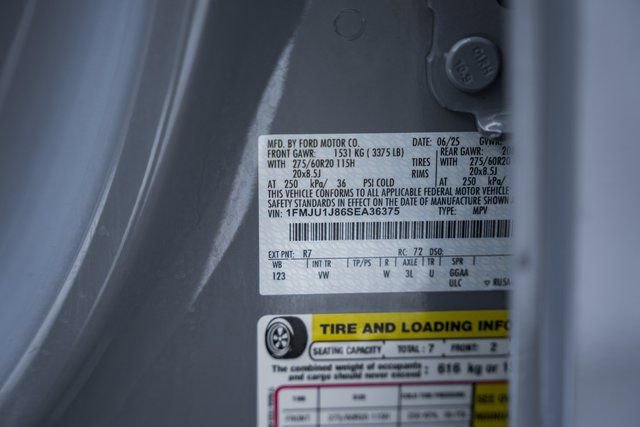 Used 2025 Ford Expedition Active image 59