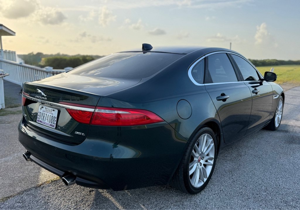 Used 2016 Jaguar XF Prestige RWD image 5