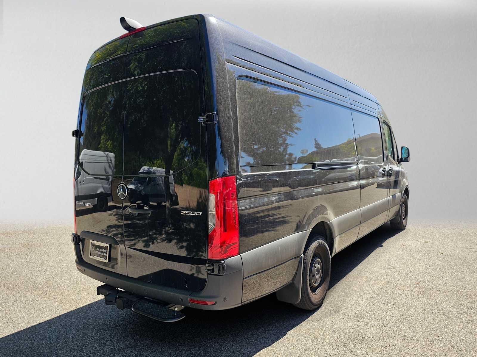 Used 2025 Mercedes-Benz Sprinter 2500 image 3