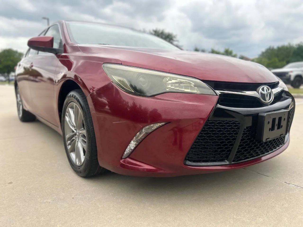 Used 2017 Toyota Camry SE FWD image 4