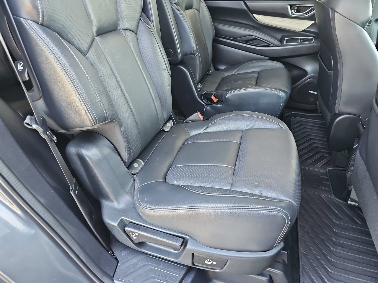 Used 2020 Subaru Ascent Limited w/ Technology Package AWD/4WD image 19