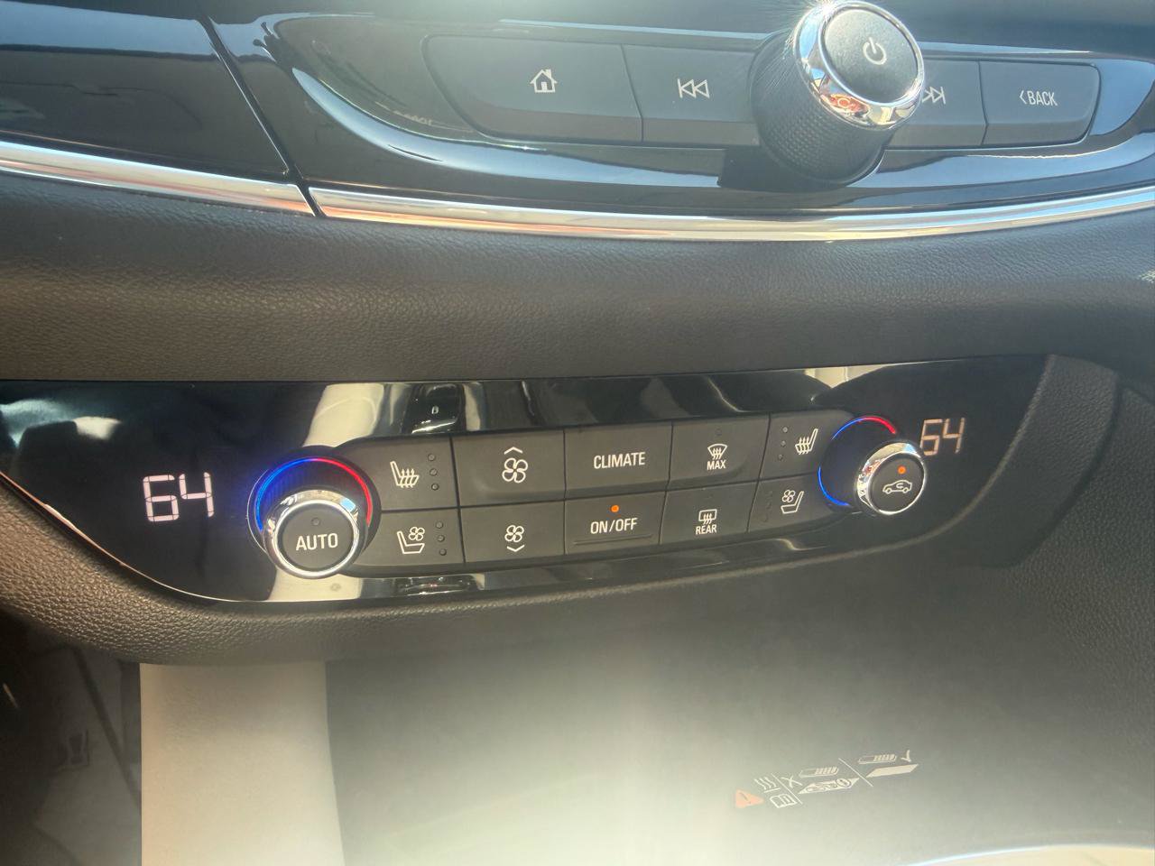 Used 2022 Buick Enclave Avenir w/ Avenir Technology Package FWD image 19