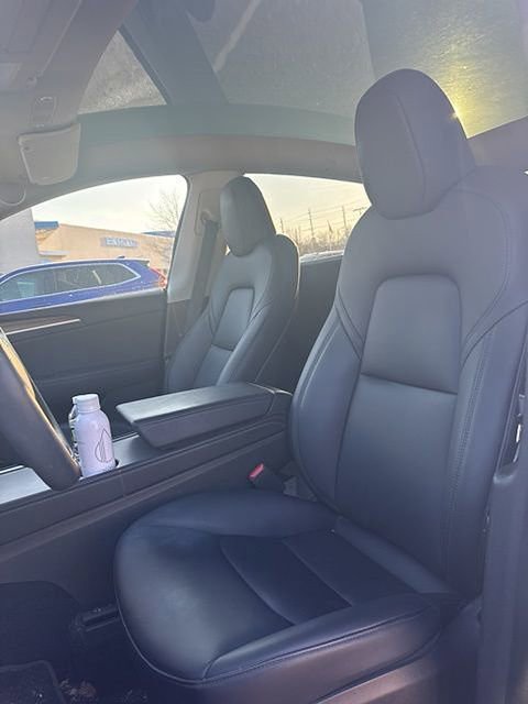 Used 2022 Tesla Model Y Long Range image 7