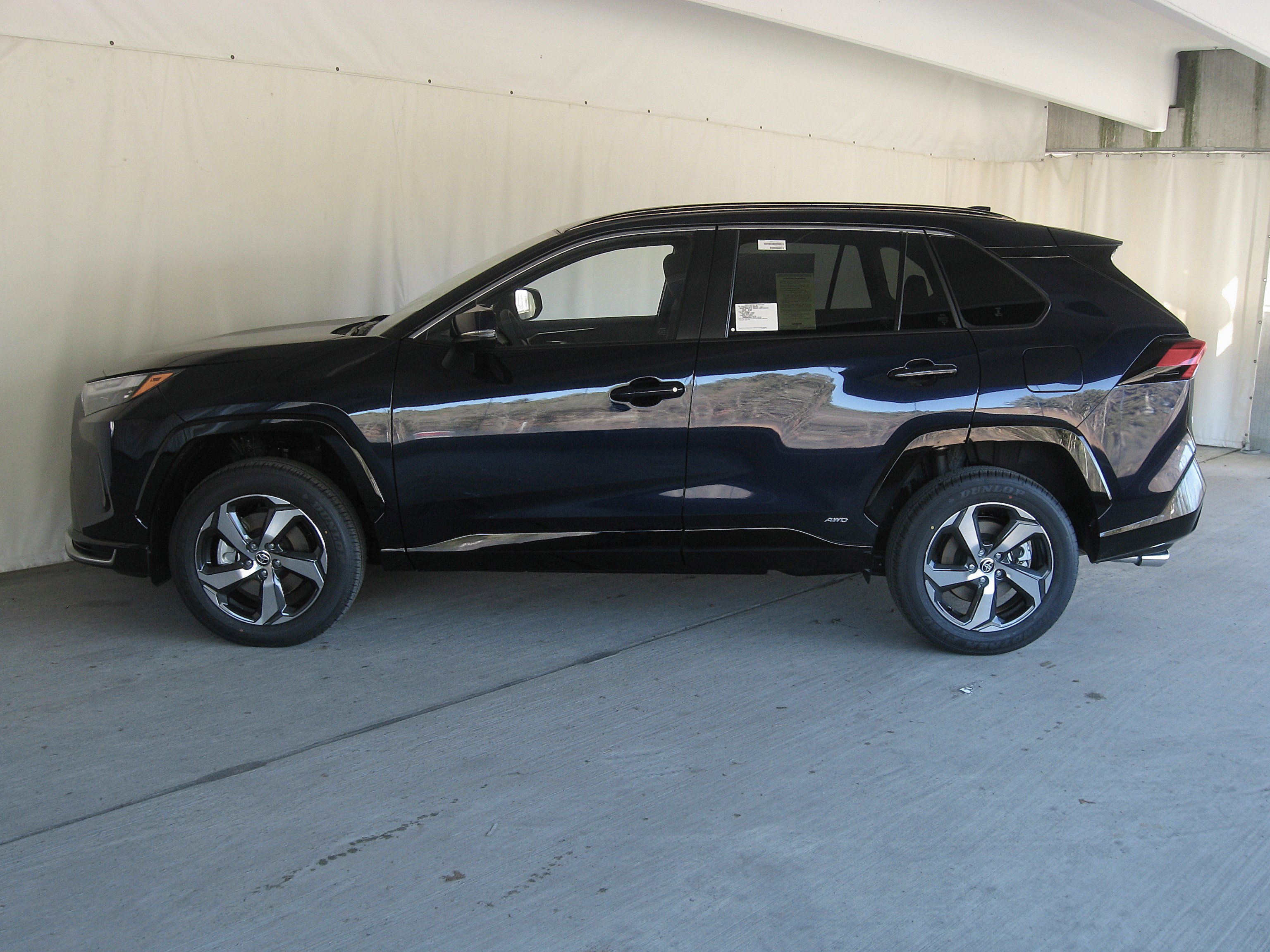 New 2025 Toyota RAV4 SE image 6