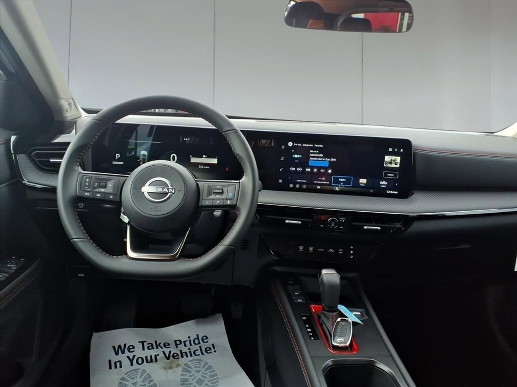New 2026 Nissan Kicks SR FWD image 28