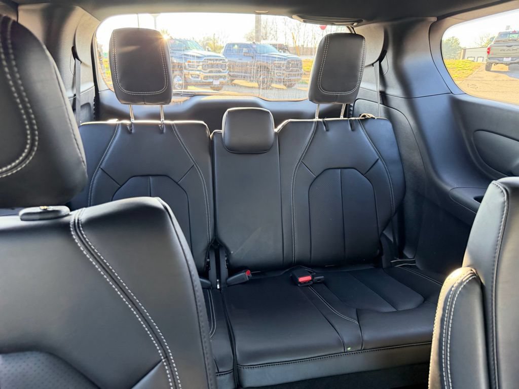 New 2026 Chrysler Voyager LX FWD image 37