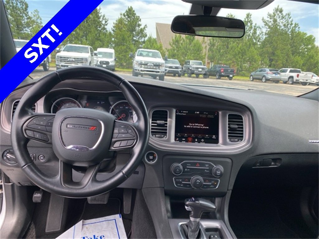 Used 2023 Dodge Charger SXT image 3
