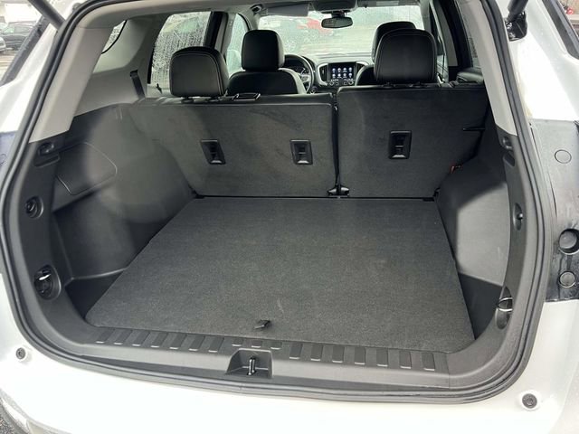 Used 2022 GMC Terrain SLT w/ Tech Package image 12