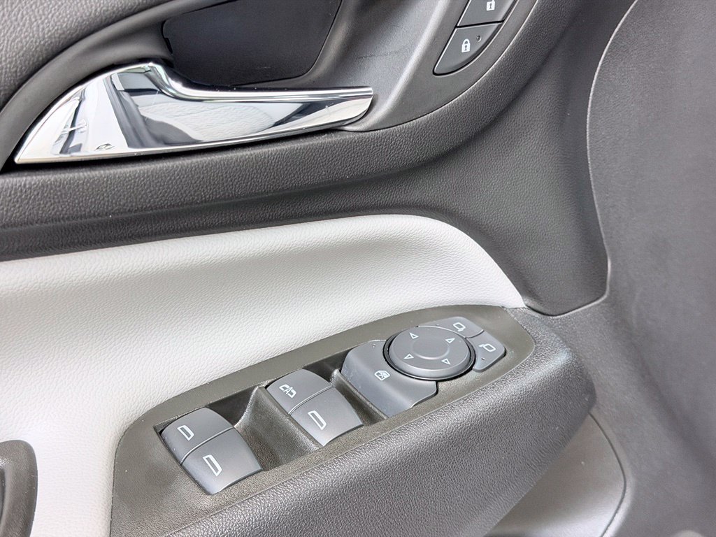 Used 2024 Chevrolet Equinox LT FWD image 10