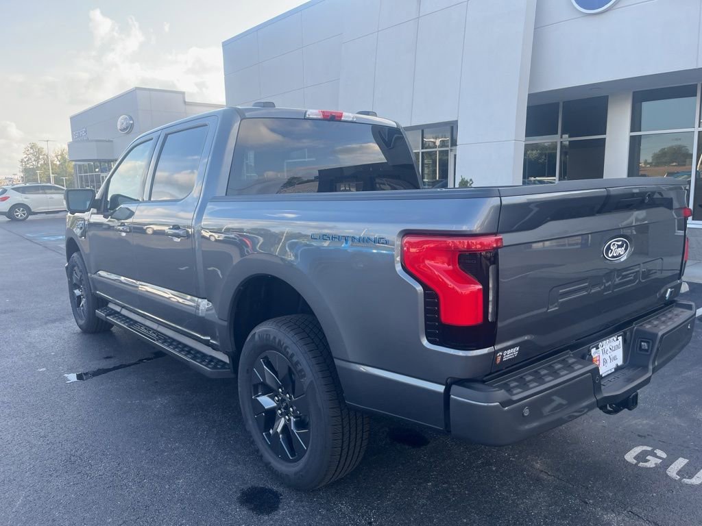 New 2025 Ford F150 Lightning Flash AWD/4WD image 3
