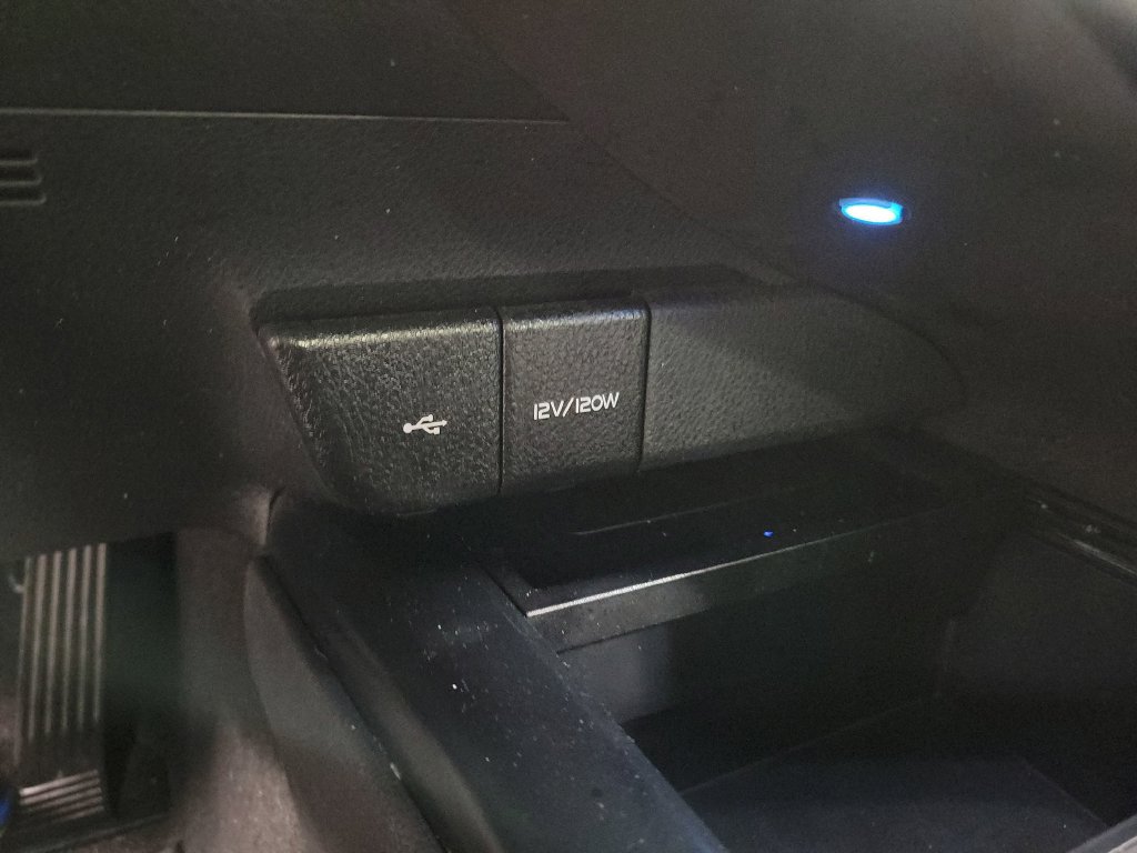 Used 2020 Toyota Camry XSE w/ Navigation Package FWD image 22