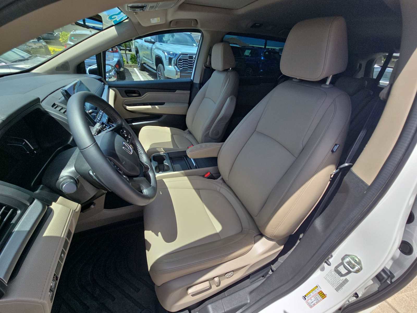 Used 2023 Honda Odyssey EX-L image 14